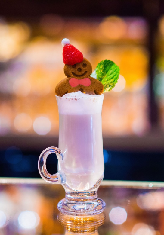 The Bar at The Dorchester, Christmas Gingerbread cocktail (high res) portrait
