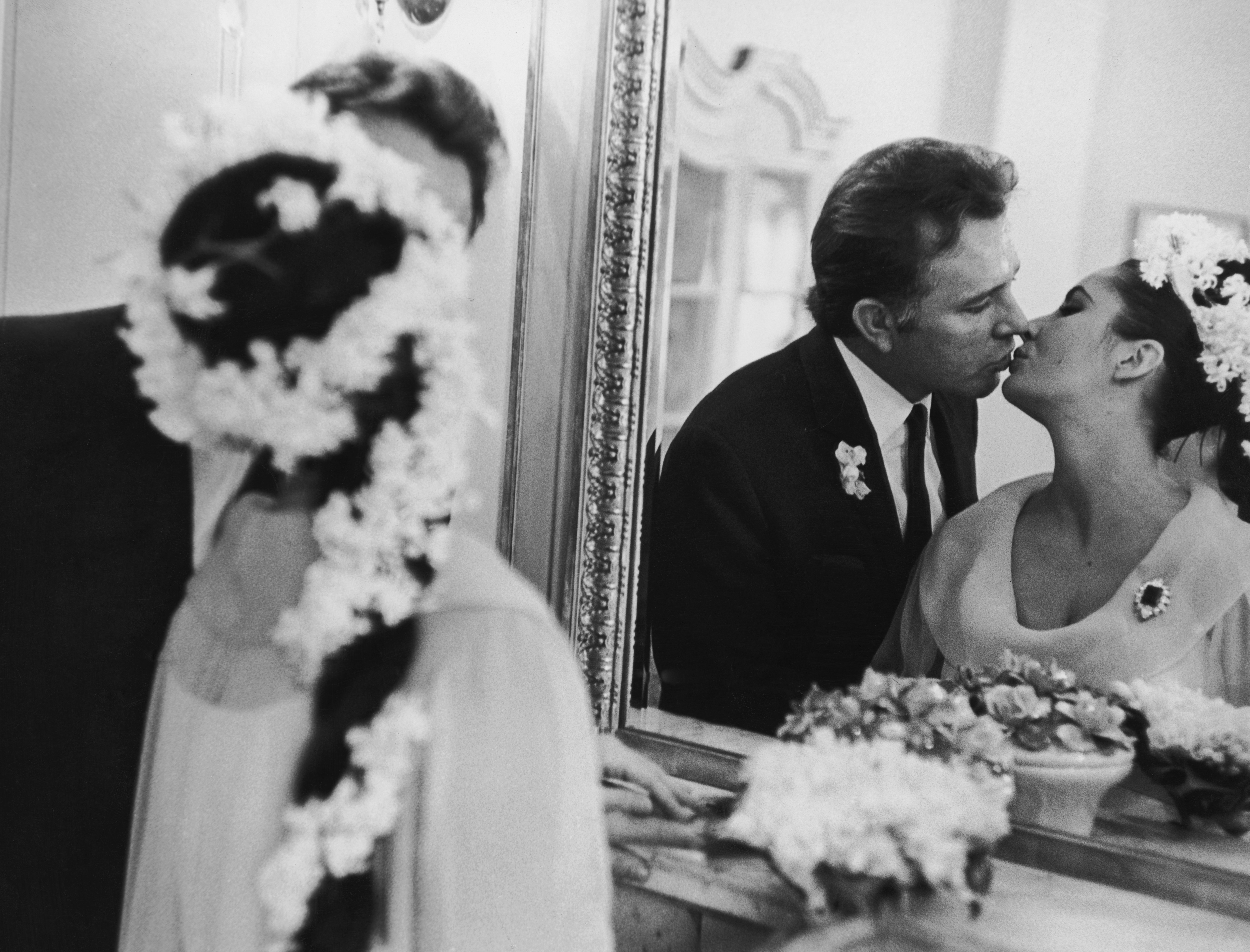 15th March 1964: Elizabeth Taylor marries her fifth husband Richard Burton (1925-1984) in Montreal. 