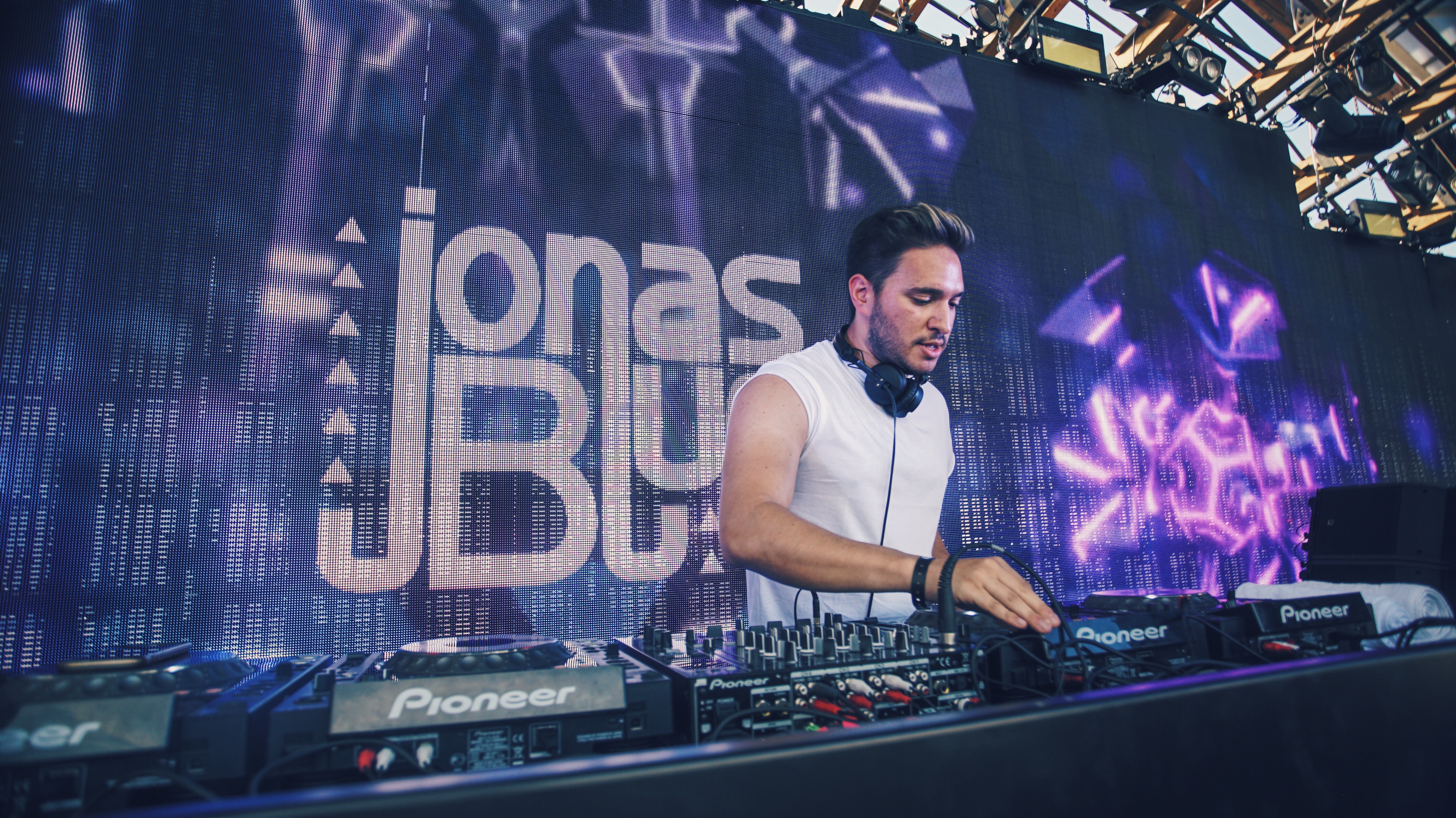 Jonas Blue