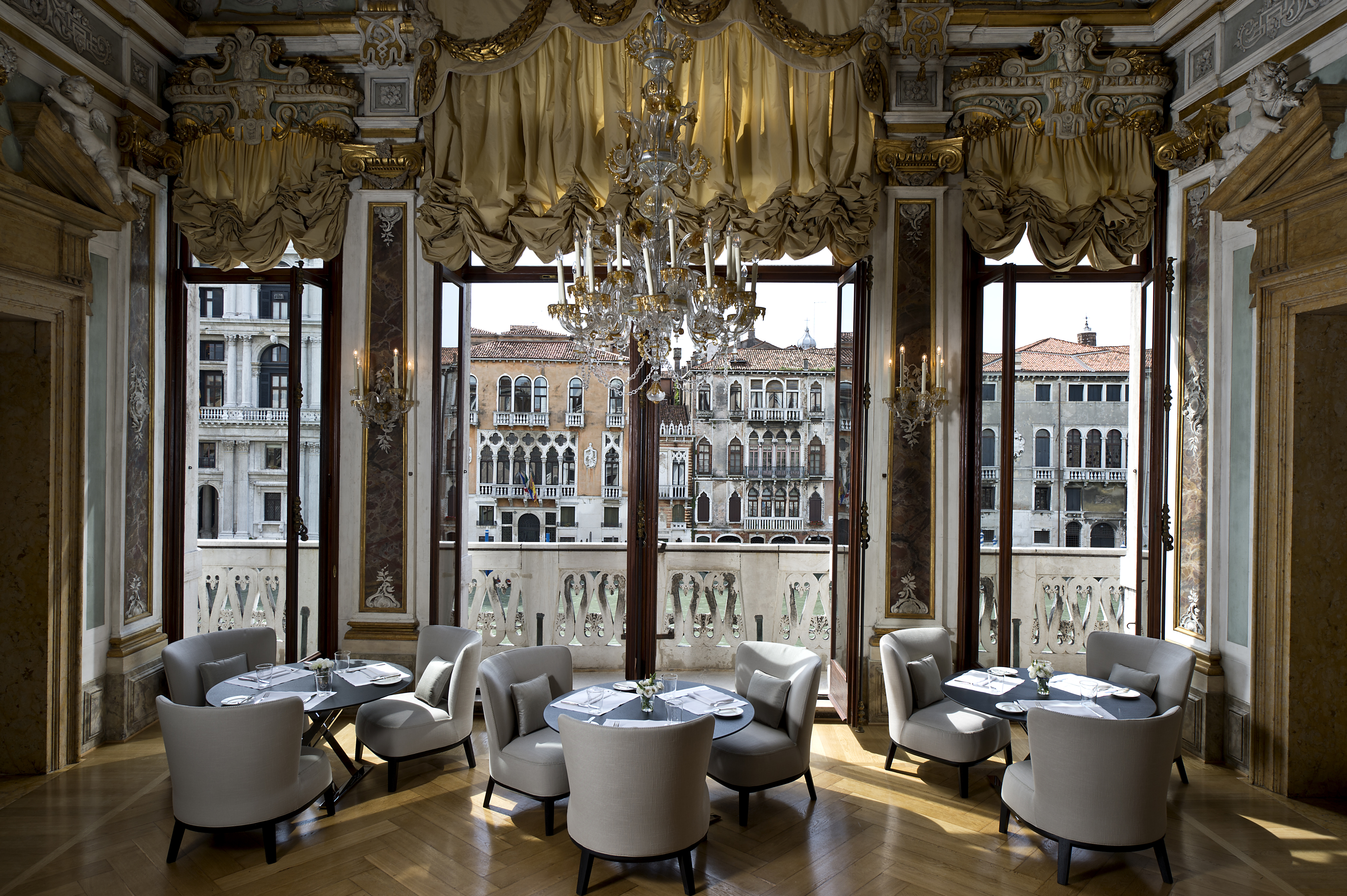 rs1930_aman-canal-grande-venice-piano-nobile-dining-room