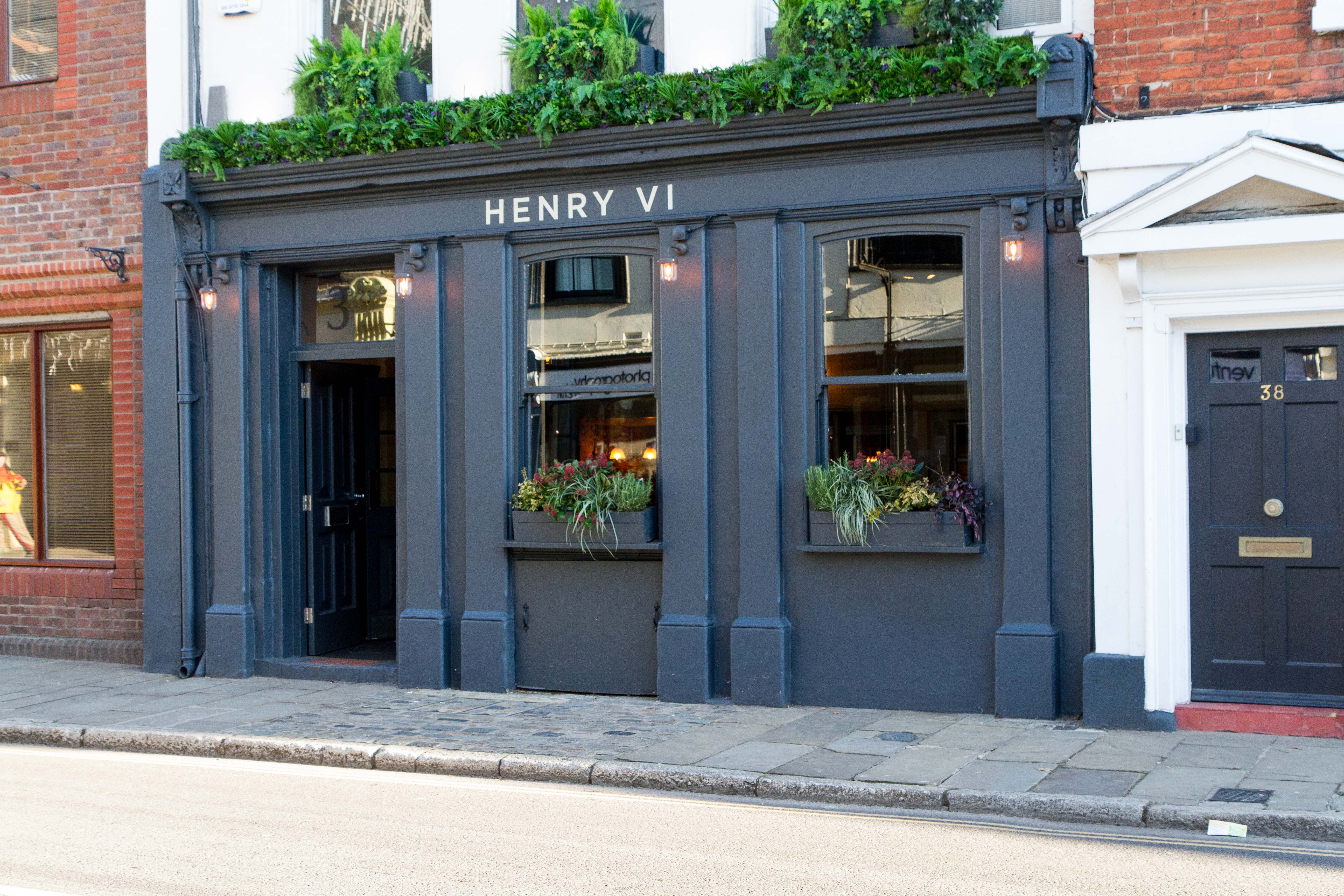 Henry VI - Exterior