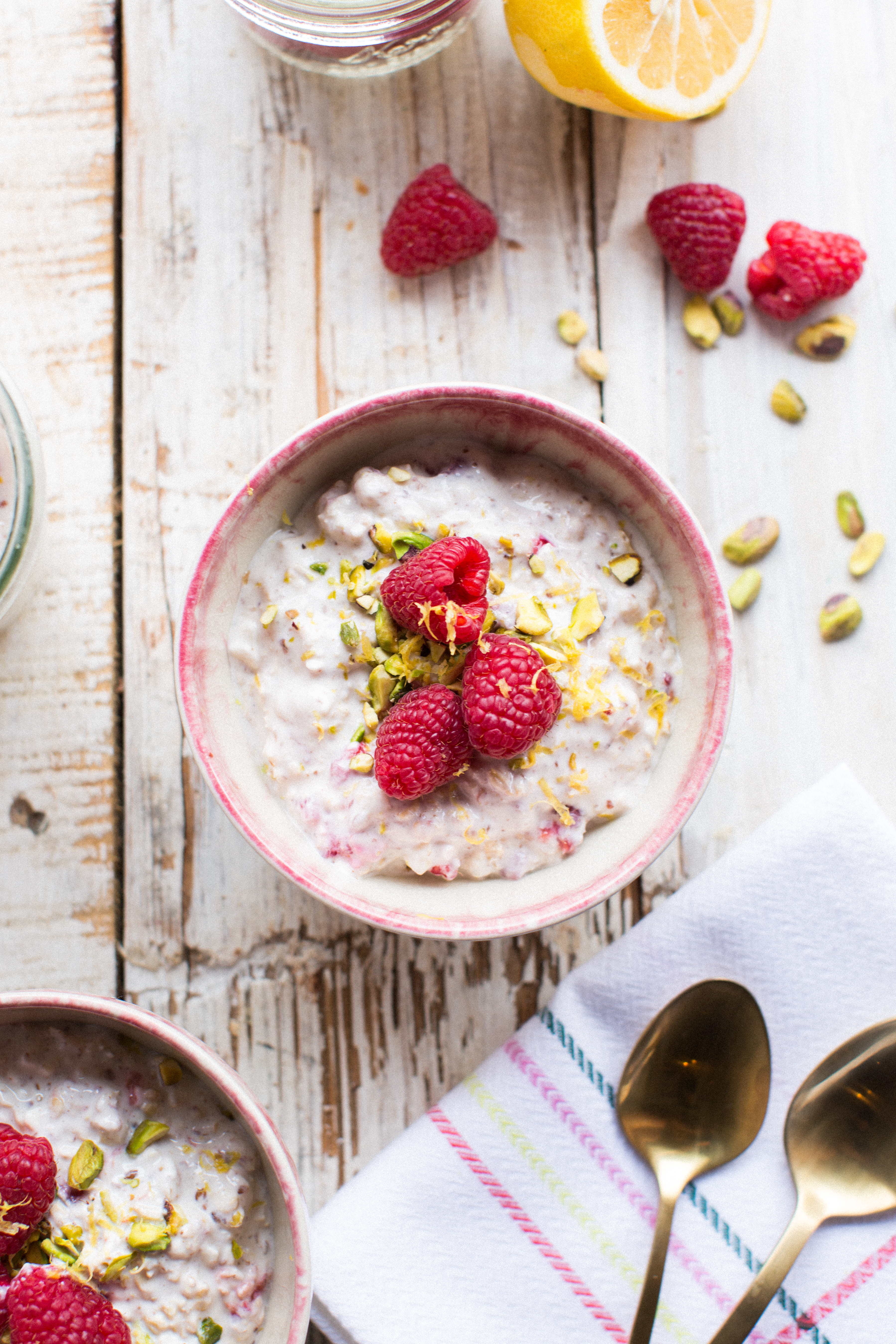 Raspberry Cheesecake Oats by Honesuckle