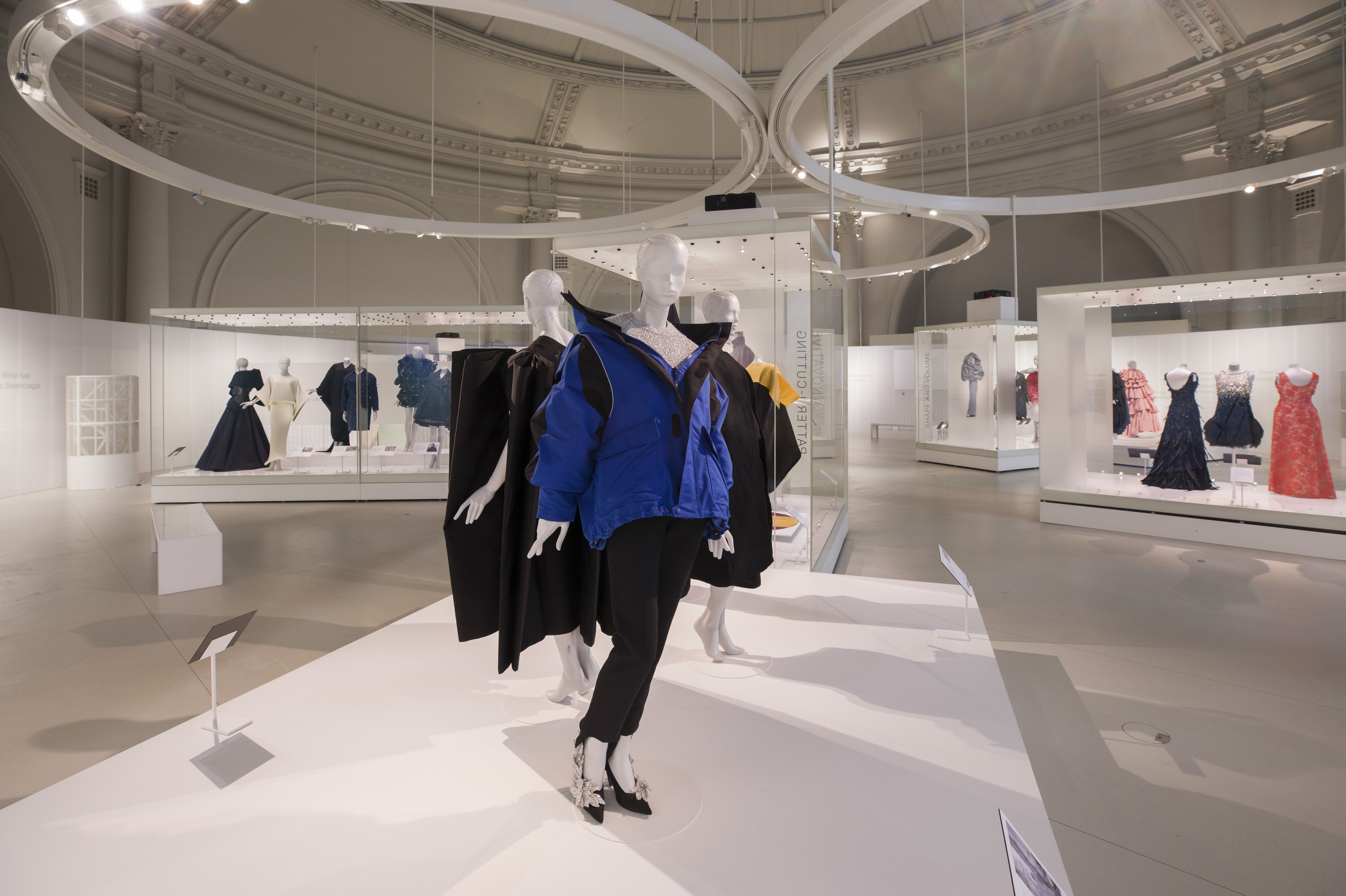 Balenciaga: Shaping Fashion, V&A Museum, London 5